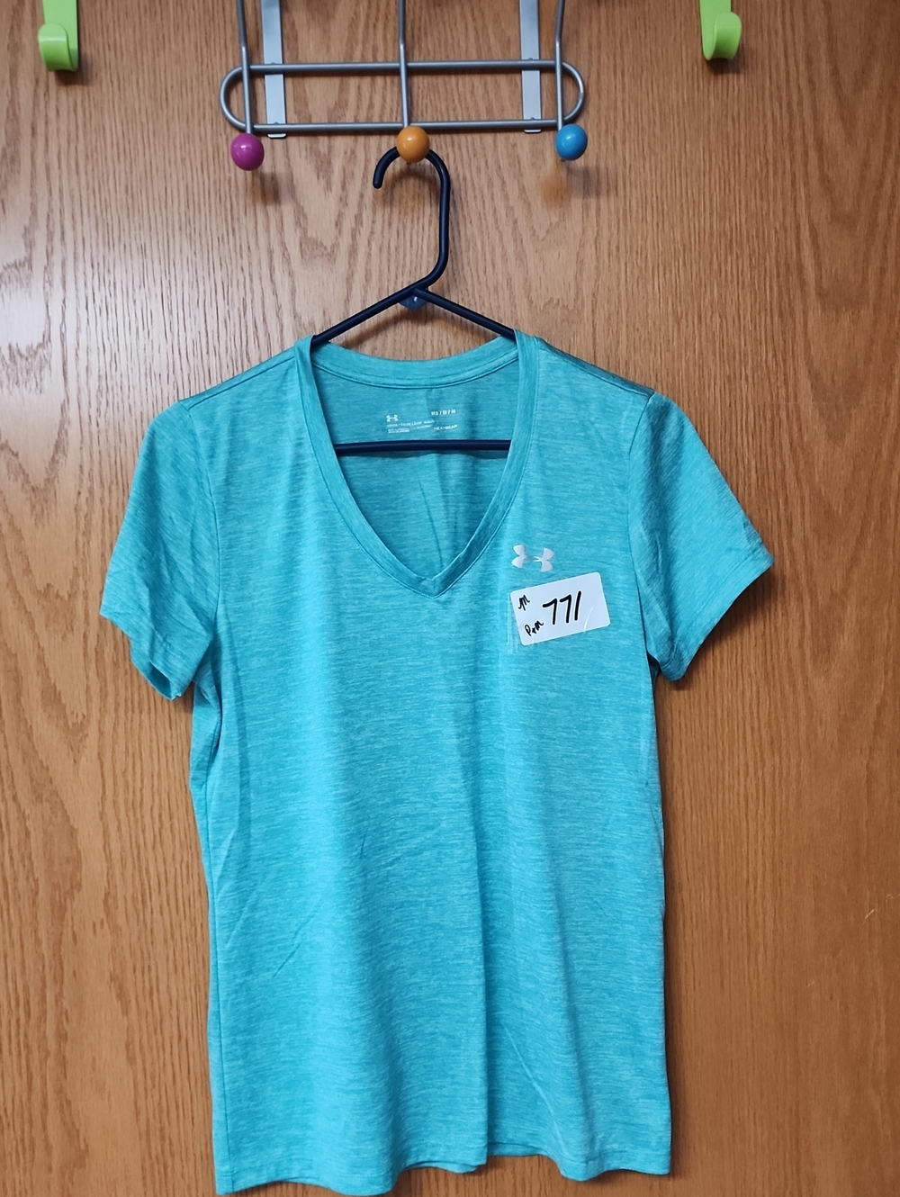 Under Armour Women's Teal V-Neck Performance Tee M number 771